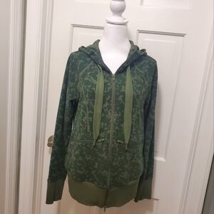 EC CAbi Green Camo Print Marathon Zip Up Jacket Size Medium Style #6030, Casual